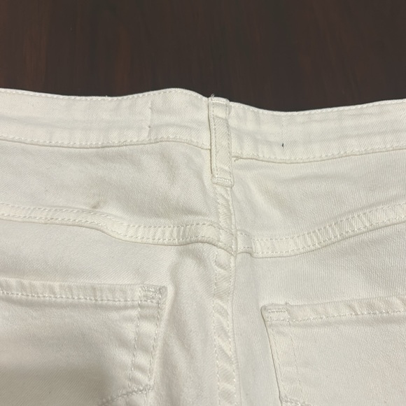Hollister Crop High Rise Distressed White Jeans Size 11 Waist 30 - Picture 8 of 16